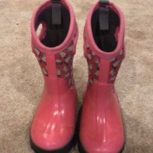 Adorable BOGS girls boots